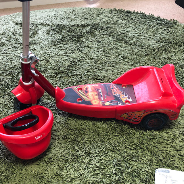 Disney(ディズニー)のたためるスクーター カーズ エンタメ/ホビーのテーブルゲーム/ホビー(三輪車/乗り物)の商品写真