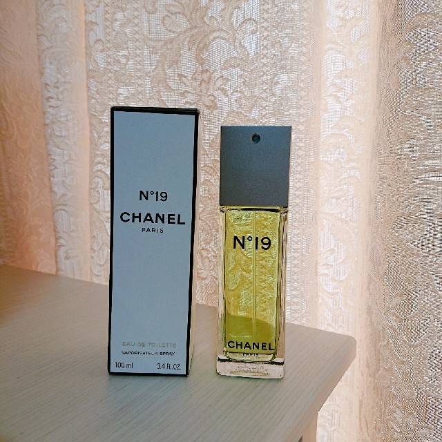 CHANEL(シャネル)のシャネル香水 19番 100ml コスメ/美容の香水(ユニセックス)の商品写真