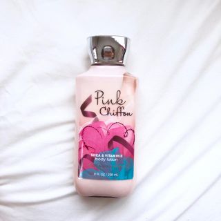 バスアンドボディーワークス(Bath & Body Works)のbath＆bodyworks pink chiffon body lotion(ボディクリーム)