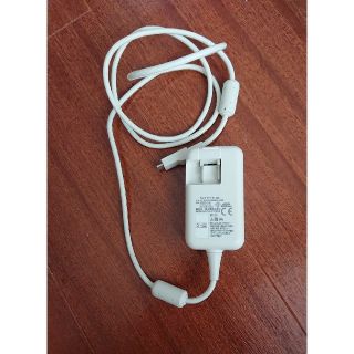 エヌティティドコモ(NTTdocomo)のドコモ ACアダプタ 05(バッテリー/充電器)