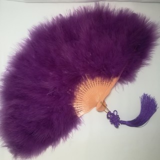 新品　特大羽扇子　ジュリアナ　大きな紐飾り付き　紫(小道具)