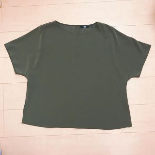 ユニクロ(UNIQLO)の美品 ユニクロ ドレープブラウス(シャツ/ブラウス(半袖/袖なし))