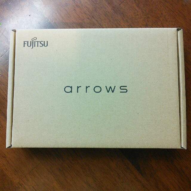 Arrows M04 ブラック SIMフリースマートフォン/携帯電話