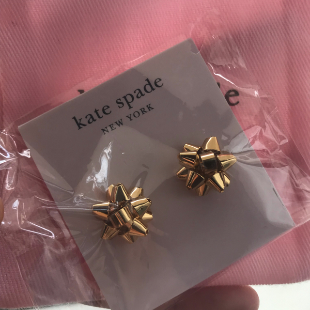 katespade フレンチブルドッグ ピアス