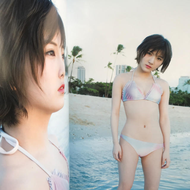 AKB48とSTU48で活躍される岡田奈々さん1st写真集 飾らない宝石 水着