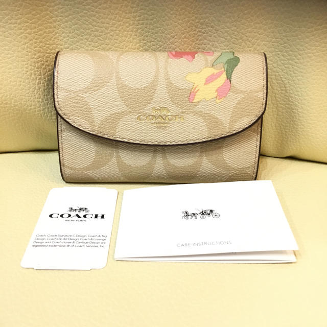 COACH(コーチ)のCOACH F73366 未使用 シグネチャー  花柄 キーケース  レディースのファッション小物(キーケース)の商品写真