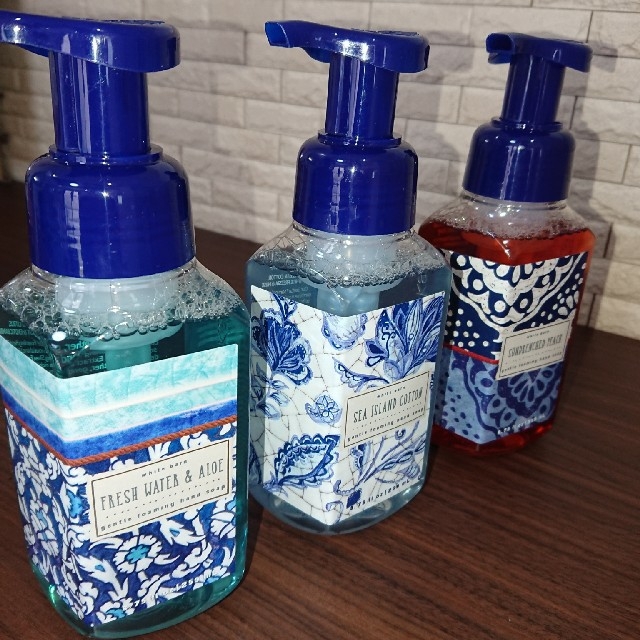 Bath & Body Works(バスアンドボディーワークス)の【新品】大人気の3本セット☆バスアンドボディワークス 泡ハンドソープ コスメ/美容のボディケア(ボディソープ/石鹸)の商品写真