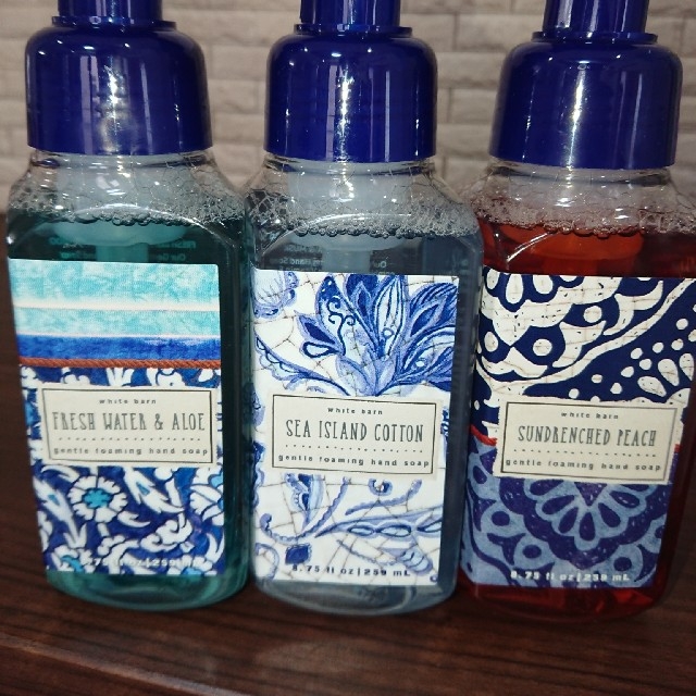 Bath & Body Works(バスアンドボディーワークス)の【新品】大人気の3本セット☆バスアンドボディワークス 泡ハンドソープ コスメ/美容のボディケア(ボディソープ/石鹸)の商品写真