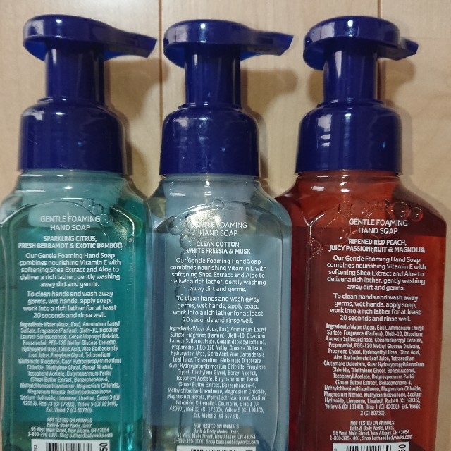 Bath & Body Works(バスアンドボディーワークス)の【新品】大人気の3本セット☆バスアンドボディワークス 泡ハンドソープ コスメ/美容のボディケア(ボディソープ/石鹸)の商品写真