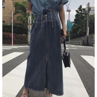 アメリヴィンテージ(Ameri VINTAGE)のSTUDS LINE DENIM SKIRT(ロングスカート)