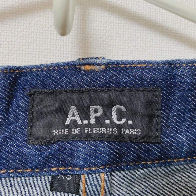 A.P.C(アーペーセー)の極美品 A.P.C. ミリタリーペインター デニムワイドパンツ メンズのパンツ(デニム/ジーンズ)の商品写真