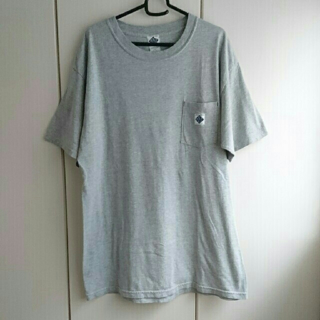 POST OVERALLS(ポストオーバーオールズ)のポストオーバーオールズ★メンズ★Tシャツ★グレー★Lサイズ メンズのトップス(Tシャツ/カットソー(半袖/袖なし))の商品写真