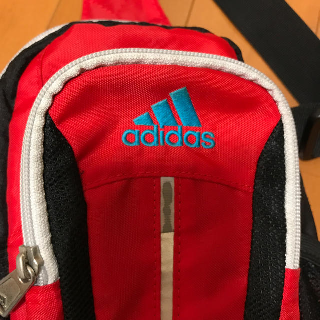 adidas(アディダス)のadidas  ワンショルダーバッグ キッズ/ベビー/マタニティのこども用バッグ(その他)の商品写真