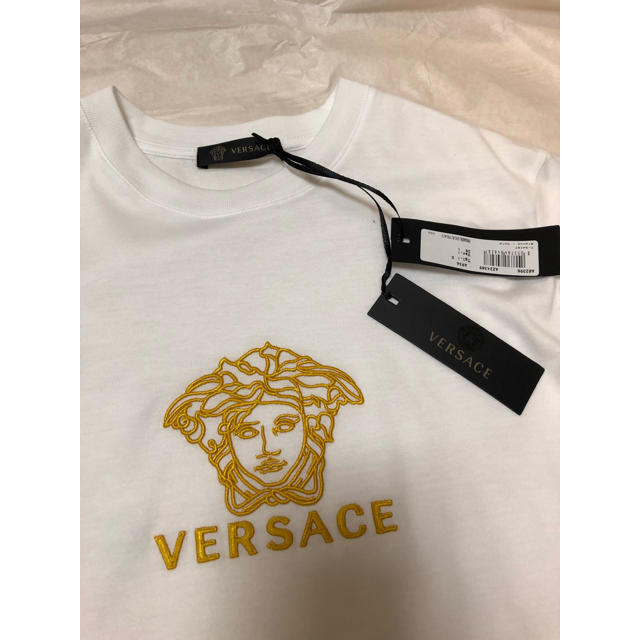 VERSACE(ヴェルサーチ)の【新品】7万円 VERSACE メデューサ刺繍 Tシャツ S メンズのトップス(Tシャツ/カットソー(半袖/袖なし))の商品写真