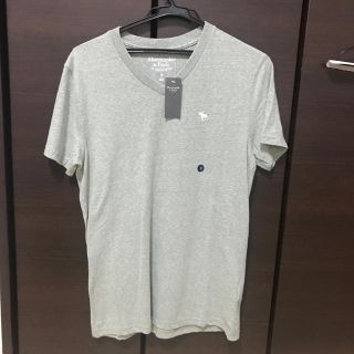 アバクロンビーアンドフィッチ(Abercrombie&Fitch)の☆新品 アバクロ Tシャツ 薄グレー色系 VネックS☆ セットお得 送料無料❻(Tシャツ/カットソー(半袖/袖なし))