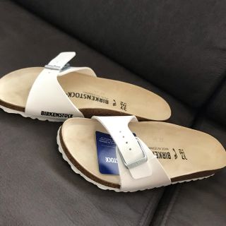 ビルケンシュトック(BIRKENSTOCK)の新品タグ付 ビルケンシュトック  ホワイト 白 37(サンダル)