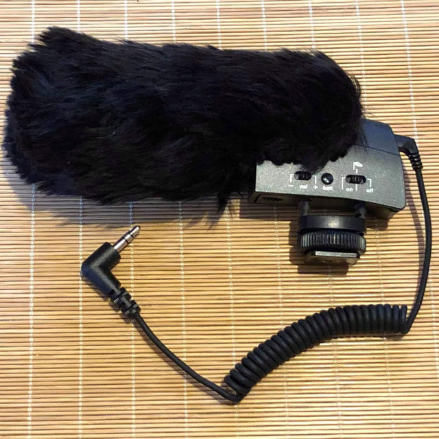 SENNHEISER(ゼンハイザー)のゼンハイザー MKE400ガンマイク スマホ/家電/カメラのカメラ(ビデオカメラ)の商品写真