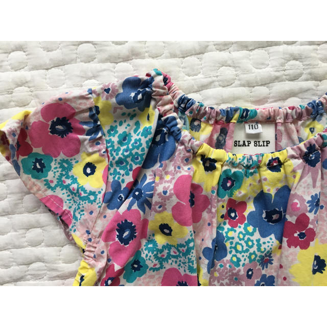 BeBe(ベベ)の✨新品✨ SLAP SLIP 花柄ワンピース 110 べべ キッズ/ベビー/マタニティのキッズ服女の子用(90cm~)(ワンピース)の商品写真