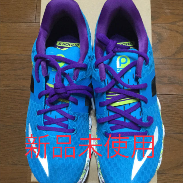 Brooks(ブルックス)のBROOKS PURECONNECT 4 ランニングシューズ スポーツ/アウトドアのランニング(シューズ)の商品写真