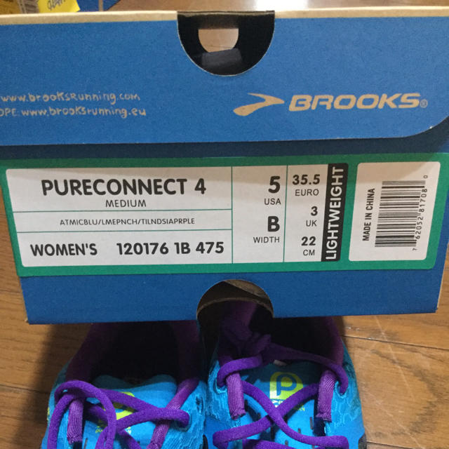 Brooks(ブルックス)のBROOKS PURECONNECT 4 ランニングシューズ スポーツ/アウトドアのランニング(シューズ)の商品写真