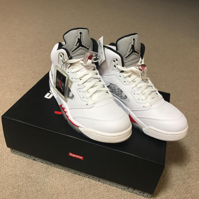 最安値
 NIKE AIR JORDAN 5 RETRO SUPREME Air 新品 正規品 SUPREME 靴/シューズ