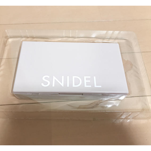 SNIDEL(スナイデル)のメイクパレット&ポーチ コスメ/美容のキット/セット(コフレ/メイクアップセット)の商品写真