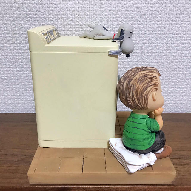 大人気 スヌーピー フィギュア ウォーターグローブ Hallmark ライナス アメコミ