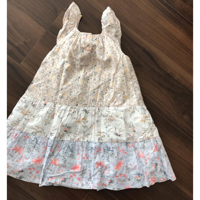 babyGAP(ベビーギャップ)のbabyGAP  小花柄ワンピース サイズ105cm キッズ/ベビー/マタニティのキッズ服女の子用(90cm~)(ワンピース)の商品写真