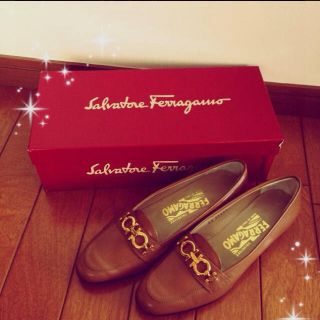 フェラガモ(Ferragamo)のフェラガモ♡お値下げ(ローファー/革靴)