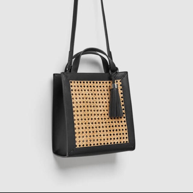ZARA - ZARA カゴバッグの通販 by momo select|ザラならラクマ ZARA - ZARA カゴバッグの通販 by momo select|ザラならラクマ