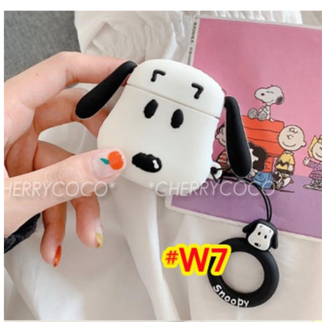 SNOOPY(スヌーピー)のAirPod ケース スヌーピー リング付き スマホ/家電/カメラのオーディオ機器(ヘッドフォン/イヤフォン)の商品写真