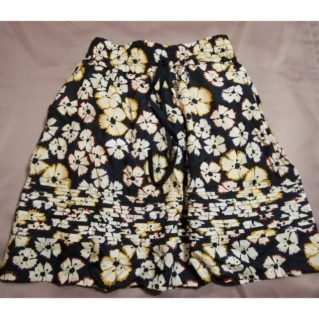 MARC BY MARC JACOBS(マークバイマークジェイコブス)のマークバイマークジェイコブスXS　花柄シルクスカート レディースのスカート(ひざ丈スカート)の商品写真