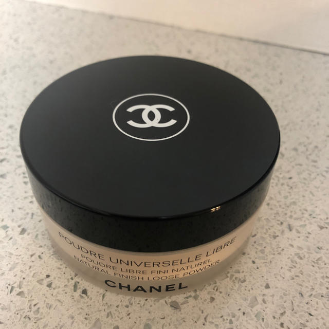 CHANEL プードゥル ユニヴェルセル リーブル