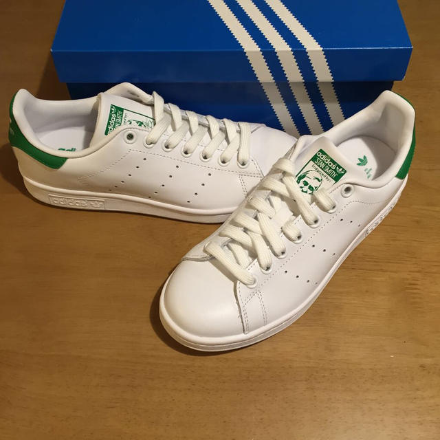 adidas(アディダス)の新品24.5アディダススタンスミス白×緑 レディースの靴/シューズ(スニーカー)の商品写真