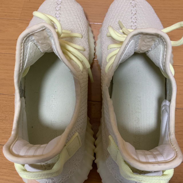 adidas(アディダス)のYEEZY BOOST 350 V2 butter イージーブースト バター メンズの靴/シューズ(スニーカー)の商品写真