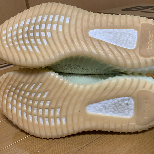 adidas(アディダス)のYEEZY BOOST 350 V2 butter イージーブースト バター メンズの靴/シューズ(スニーカー)の商品写真