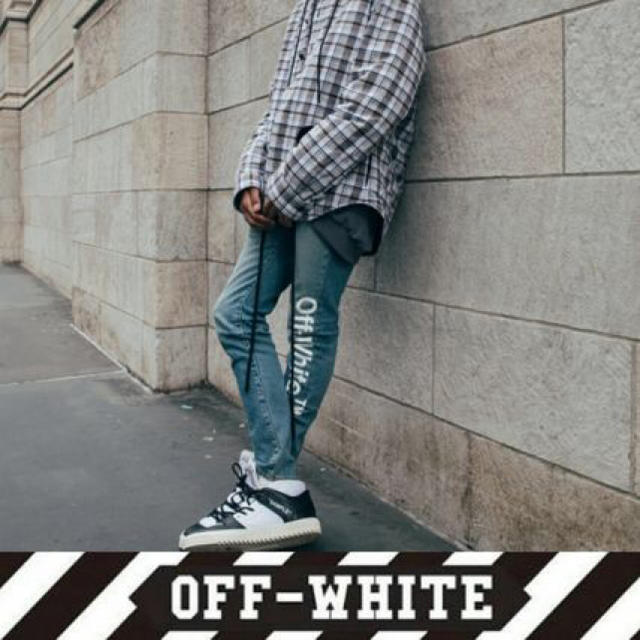 OFF-WHITE(オフホワイト)のオフホワイト サイドロゴプリントデニム メンズのパンツ(デニム/ジーンズ)の商品写真