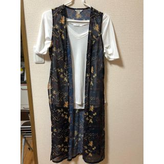 マウジー(moussy)の【値下げ】moussy Tシャツ&花柄ジレ セット(Tシャツ(半袖/袖なし))