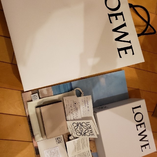 LOEWE(ロエベ)のLOEWE　ロエベ　財布　 レディースのファッション小物(財布)の商品写真