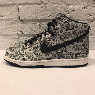 ナイキ(NIKE)の【海外限定】WMNS NIKE DUNK HIGH AMOR Valentine(スニーカー)