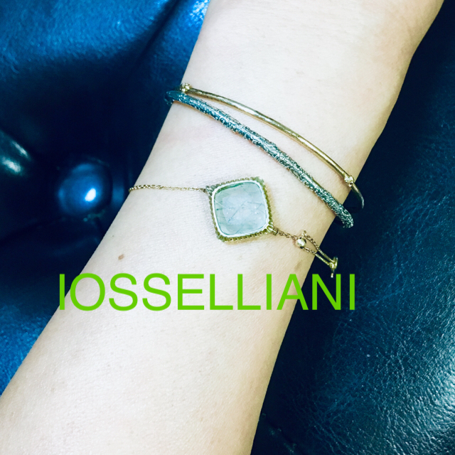 IOSSELLIANI(イオッセリアーニ)のIOSSELLIANI silver バングル レディースのアクセサリー(ブレスレット/バングル)の商品写真