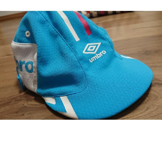 UMBRO(アンブロ)のumbro  サッカー  キャップ スポーツ/アウトドアのサッカー/フットサル(その他)の商品写真