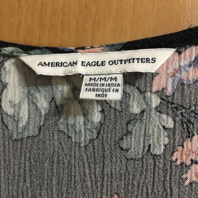 American Eagle(アメリカンイーグル)の専用    アメリカンイーグルの花柄カットソー レディースのトップス(Tシャツ(半袖/袖なし))の商品写真