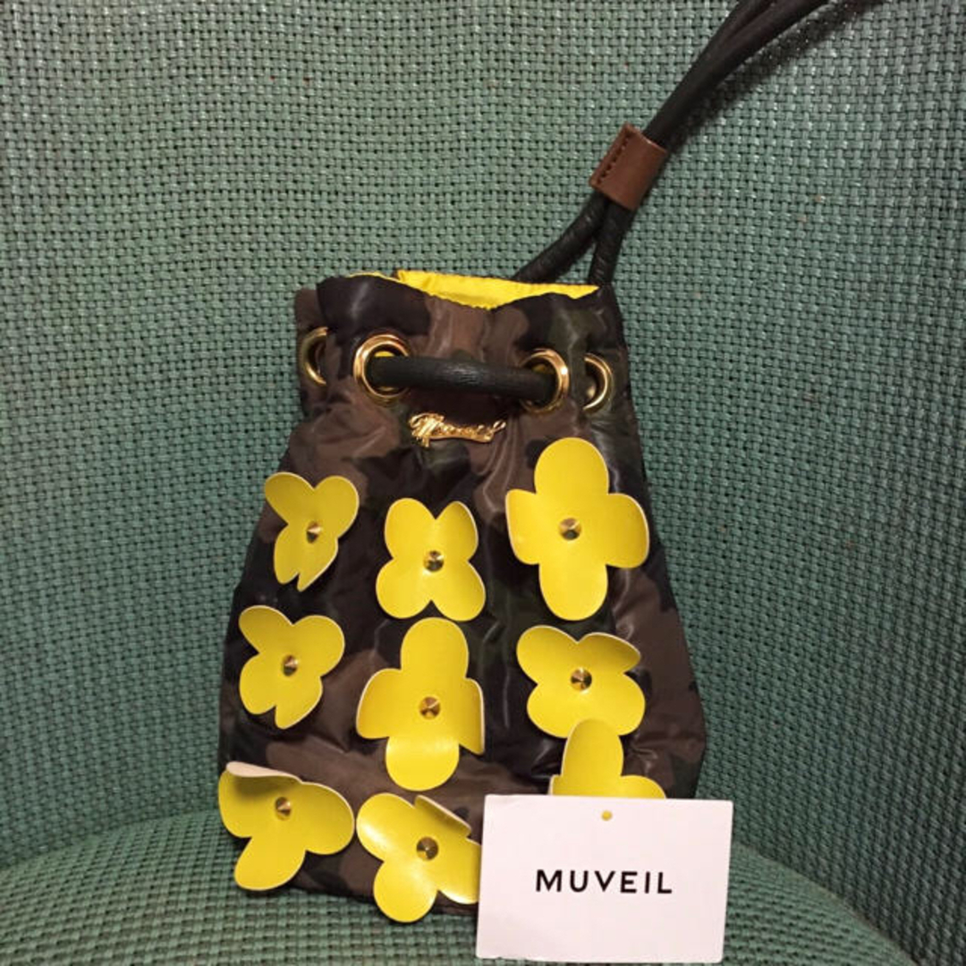 MUVEIL WORK(ミュベールワーク)のタグ付 ミュベール お花  迷彩 巾着 ショルダーバッグ レディースのバッグ(ショルダーバッグ)の商品写真