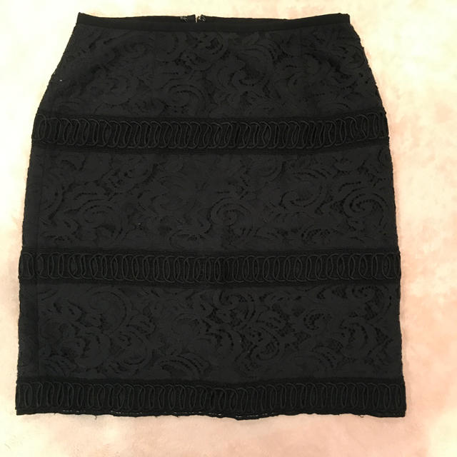 JUSGLITTY(ジャスグリッティー)の冬素材 レースタイトスカート レディースのスカート(ひざ丈スカート)の商品写真