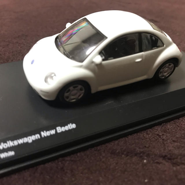 Volkswagen(フォルクスワーゲン)のneko様専用  京商 1/64 フォルクスワーゲン  ニュービートル 白 エンタメ/ホビーのおもちゃ/ぬいぐるみ(ミニカー)の商品写真