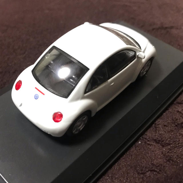 Volkswagen(フォルクスワーゲン)のneko様専用  京商 1/64 フォルクスワーゲン  ニュービートル 白 エンタメ/ホビーのおもちゃ/ぬいぐるみ(ミニカー)の商品写真