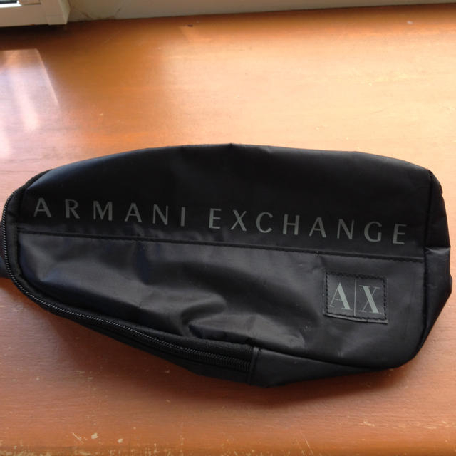 ARMANI EXCHANGE(アルマーニエクスチェンジ)のウエストポーチ！送料込み！ レディースのバッグ(ボディバッグ/ウエストポーチ)の商品写真