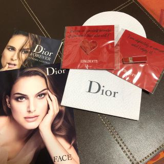 ディオール(Dior)のDiorオリジナル   レア٭❀*٭❀*レッドブローチ  2種類(ブローチ/コサージュ)