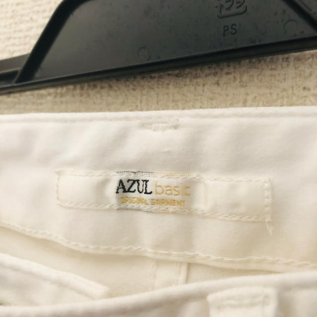 AZUL by moussy(アズールバイマウジー)のアズール 白パンツ レディースのパンツ(デニム/ジーンズ)の商品写真